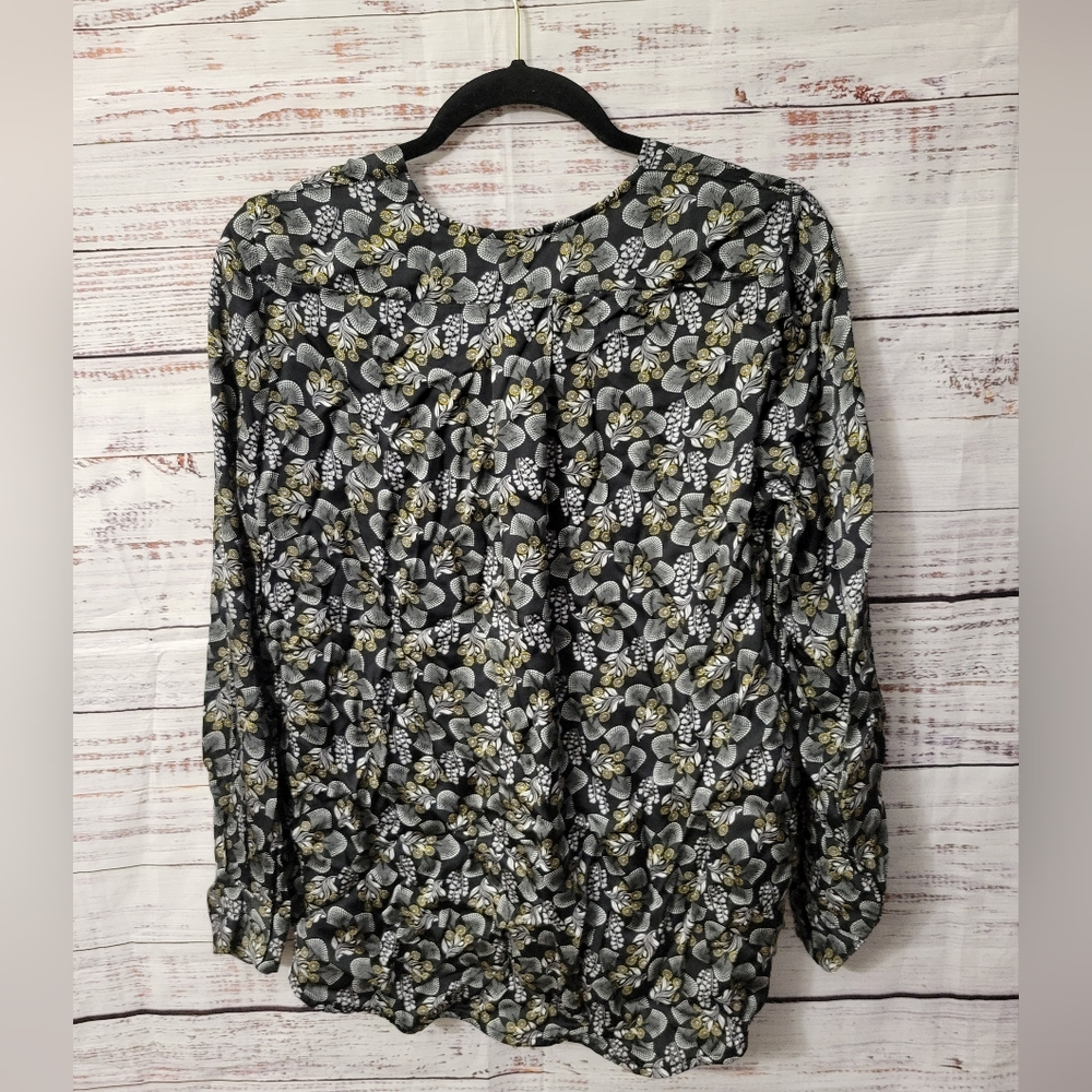 Slate & Willow M Fux Wrap Floral Blouse - Picture 6 of 6